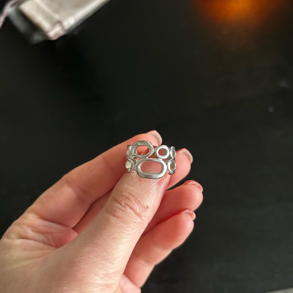 Jewelry - Elegant Silver Ring